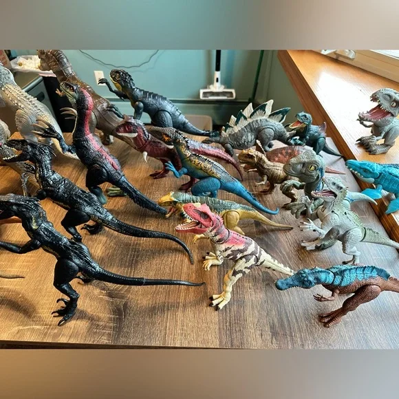 Jurassic World Set Of 33 Dinosaurs - Picture 8 of 13